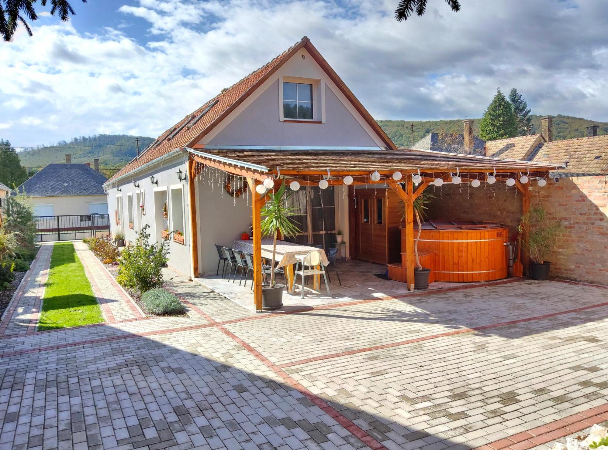Borostyankut Wellness Home Bakonybél Exteriör bild